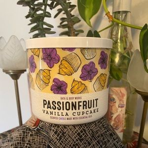 New Passionfruit Vanilla Cupcake B&BW 3 Wick Candle